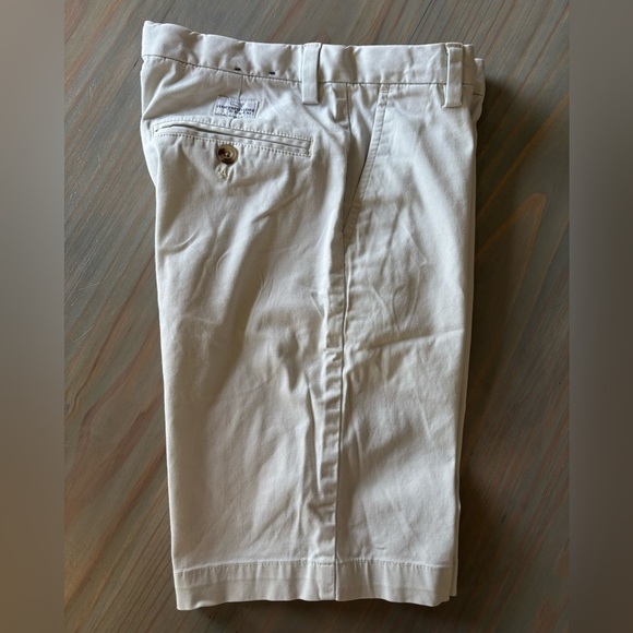 Vineyard Vines Boy’s 9” Breaker Short in Stone Size 14 - Picture 2 of 6